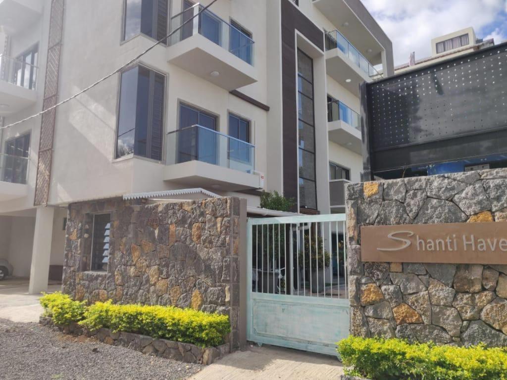 Shanti Haveli Beachfront Apartments Flic-en-Flacq エクステリア 写真