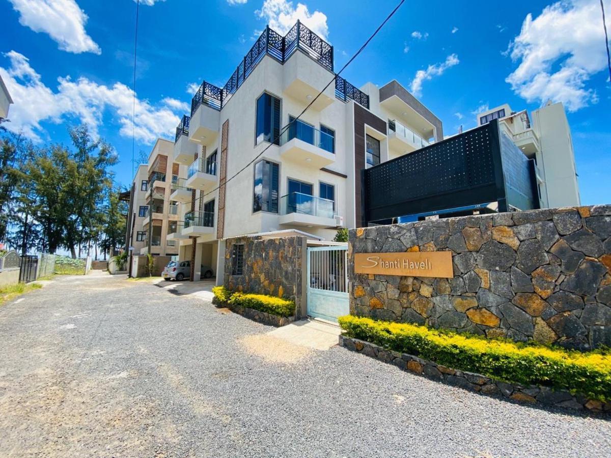 Shanti Haveli Beachfront Apartments Flic-en-Flacq エクステリア 写真